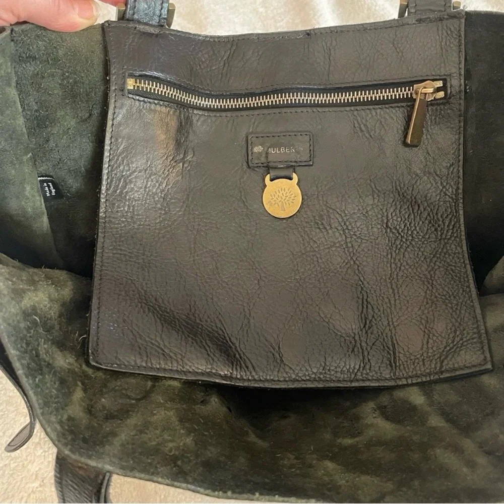 Mulberry Black Leather Top-Handle Tote with Gold Hardware - Picture 8 of 16